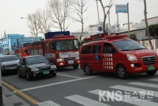 수원소방서, 골든타임 확보를 위한 소방차 길터주기 훈련