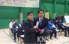 김광수 시의원, 당고개 배드민턴장 준공 구청장감사패 받아