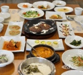 스토리가 있는 칠갑산 맛집 농부밥상, 청양 햇살로 밥상 차리다