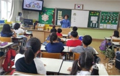 이순자 시의원, 녹번초등학교 진로체험 초청 강연 가져