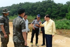 김석환 군수, 32사단 가뭄피해 지원 현장 격려