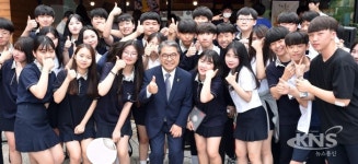 이재정 교육감, 분당경영고 방문 자기만의 전문성 만들어야