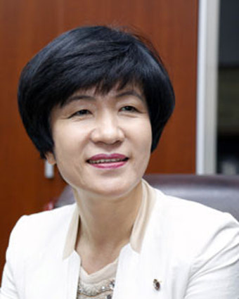 문 대통령, 김영주 고용노동부 장관 후보 지명