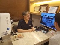 [인터뷰] 김정호 원장, 네비게이션임플란트로 통증과 부작용 최소화 하는법
