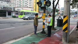 창원시 진해구, 행락철 맞이 철도건널목 시설물 점검ㆍ보수