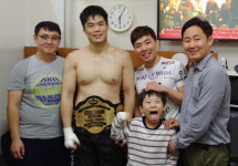 MMA선수 겸 UFC해설위원 김대환, 생애 첫 챔피언 등극...1라운드 KO승