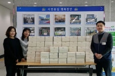 천안신방동 홈플러스, 아동과 노인위해 케이크 전달