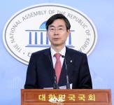 [KNS포토] 조경태 형편없는 재정자립도에도 의원정수 확대한다는게 옳은일인가