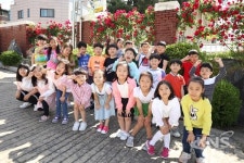충주 칠금초, 화려한 장미축제 개최