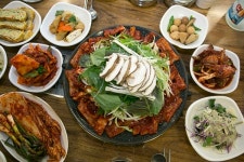 일상과 더위에 지친 뭍사람들의 제주, 동문시장 맛집 오현불백에서 더 특별하게