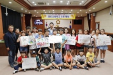 진도군의회, 진도초등학교 학생 대상 군 의회 견학·체험 실시