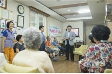 [동정]김상돈 의왕시장, 휴가중 경로당 방문 폭염 대비상황 점검