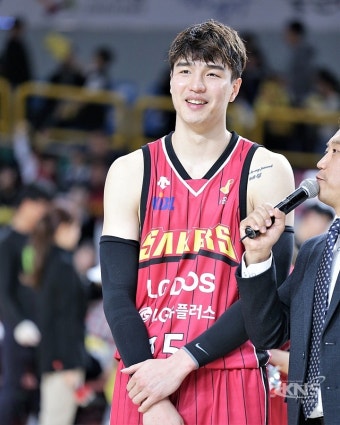 [포토] 김종규, 승리하니깐 웃음이 나와요