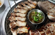 제주 서귀포 중문 흑돼지 맛집 돈가득 , 풍부한 육즙으로 입 맛 사로잡아