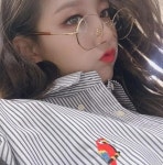 러블리즈 정예인, 안경 장착으로 지성미 업그레이드... 미모도 시선강탈