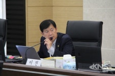 [경기도의회 행정사무감사]  이진 의원 교감 자격연수 멘토링제 만족도 높아 현장성 높여달라 주문