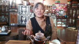 [만나 봅시다] 한정아 복담 갤러리카페 대표, 차와 국악 즐기며 삶의 고뇌도 내려놔