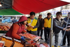 삼천포발전본부, 설맞이 전통시장 장보기 행사 및 취약계층 대상 나눔활동