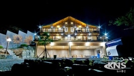 대천 해솔통나무 펜션, 유럽풍 통나무 직수입 건축...화제