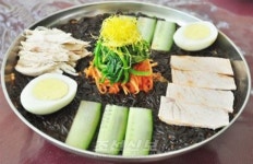 평양냉면 하면 옥류관이듯 언감자국수 하면 강계면옥