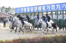 북에서 첫 승마애호가들 경기 진행 <조선신보>