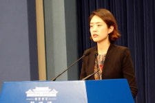 문 대통령, 청와대 대변인에 고민정 부대변인 임명