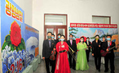 북, 민족최대의 명절 광명성절 전국적으로 경축 <북 신문>