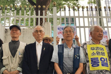 암 빨리 낫고 광화문 투쟁현장 나가고 싶어