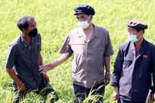 북, 당 부위원장들 대거 황남 태풍피해지역 찾아