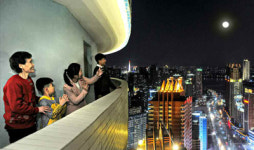 미래과학자거리 아파트에서 정월대보름 달맞이