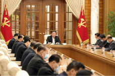 북, 당 정치국회의..코로나 확진자 발생 확인