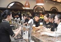 재일 조선대 조국방문 학생들, 만수대언덕·화성대동강맥주집 등 방문