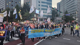 역시 역사를 이끌어 가는 것은 젊은이