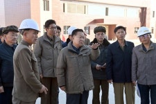 북 최룡해 상임위원장, 강원도 원산구두공장 등 여러 사업들 현지 시찰