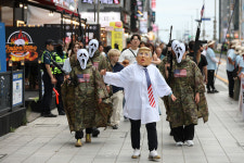 우리 땅을 우리 스스로 되찾는 투쟁의 선봉에 서서