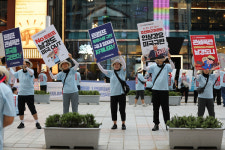 우리 땅을 우리 스스로 되찾는 투쟁의 선봉에 서서