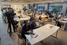 알뜨르 평화공원 계획에 웬 스포츠타운?