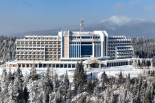 삼지연시에 5개 호텔 일제히 준공...김정은, 삼지연을 혁신적 관광도시로