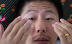 게임하며 돈 버는 중년 男, 컴퓨터 19대 동시에 돌려