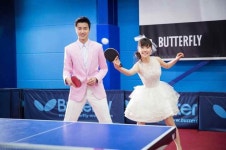 후쿠하라 아이?장훙제 독일서 웨딩화보, 거기서도 탁구 치네