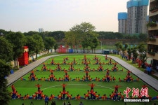 광저우 초등학교 전교생 700명, 모두 다리 찢기 가능해?