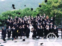 상북문리학원 | ‘웨딩드레스’ 입은 男대생 화제! 인터넷 달군 졸업사진 공개