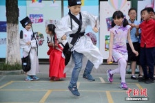 중국 난징 푸쯔먀오 초등학교 개교 110주년, 초등학생들의 플래시몹 행사