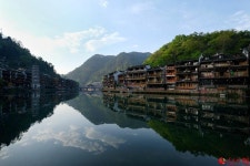 중국 후난 봉황고성, 초여름의 아름다운 경치에 반하다
