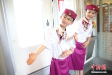 중국 청두: 6?1 국제 어린이날, 어린이 열차 승무원 등장