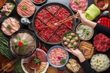 충칭 훠궈 영업 재개…가장 아름다운 업무 복귀
