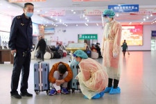 우한 밖 4대 통로 운영 재개, 우한 ‘봉쇄해제’ 순간