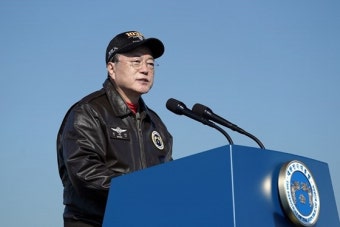 문재인 대통령, 역대 韓 대통령 최초 전투기 탑승해 비행