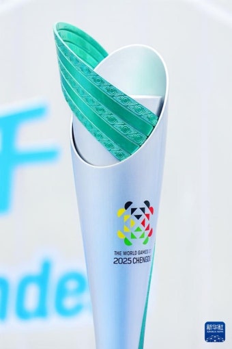 청두 월드게임 성화 ‘주멍’ 공개… 싼싱두이 청동대립인상서 영감 얻어