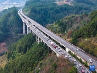 中 춘제 연휴 끝자락 곳곳 귀경 인파 북적